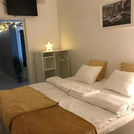 Tourist Hostal