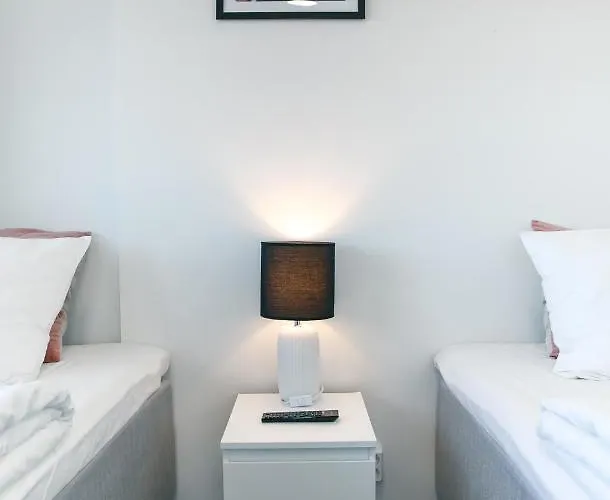 بيت شباب Tourist *