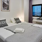 Tourist Hostel *